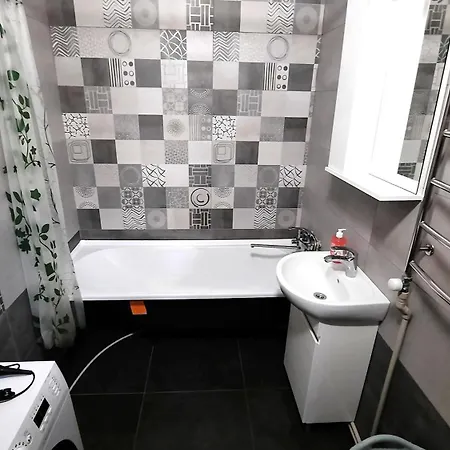 AlexApartments: 2-Room Flat with 4 Beds, AC & 24/7 Self Check-In Poltava Exterior photo