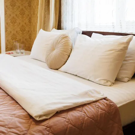 AlexApartments: 2-Room Flat with 4 Beds, AC & 24/7 Self Check-In Poltava Exterior photo