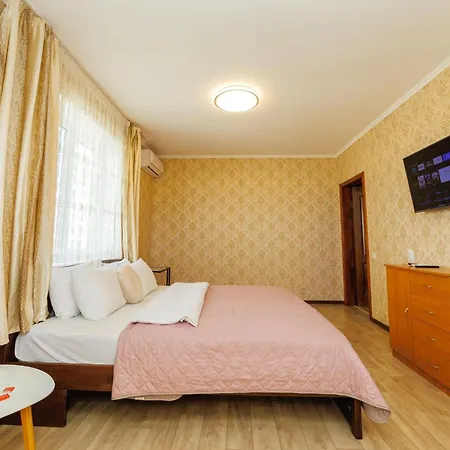 AlexApartments: 2-Room Flat with 4 Beds, AC & 24/7 Self Check-In Poltava Exterior photo