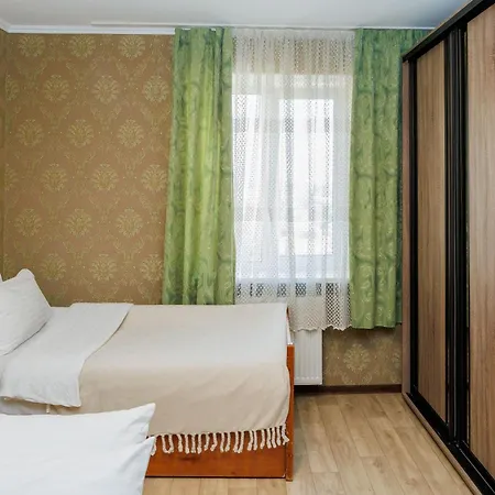 AlexApartments: 2-Room Flat with 4 Beds, AC & 24/7 Self Check-In Poltava Exterior photo
