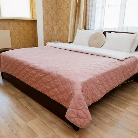 AlexApartments: 2-Room Flat with 4 Beds, AC & 24/7 Self Check-In Poltava Exterior photo