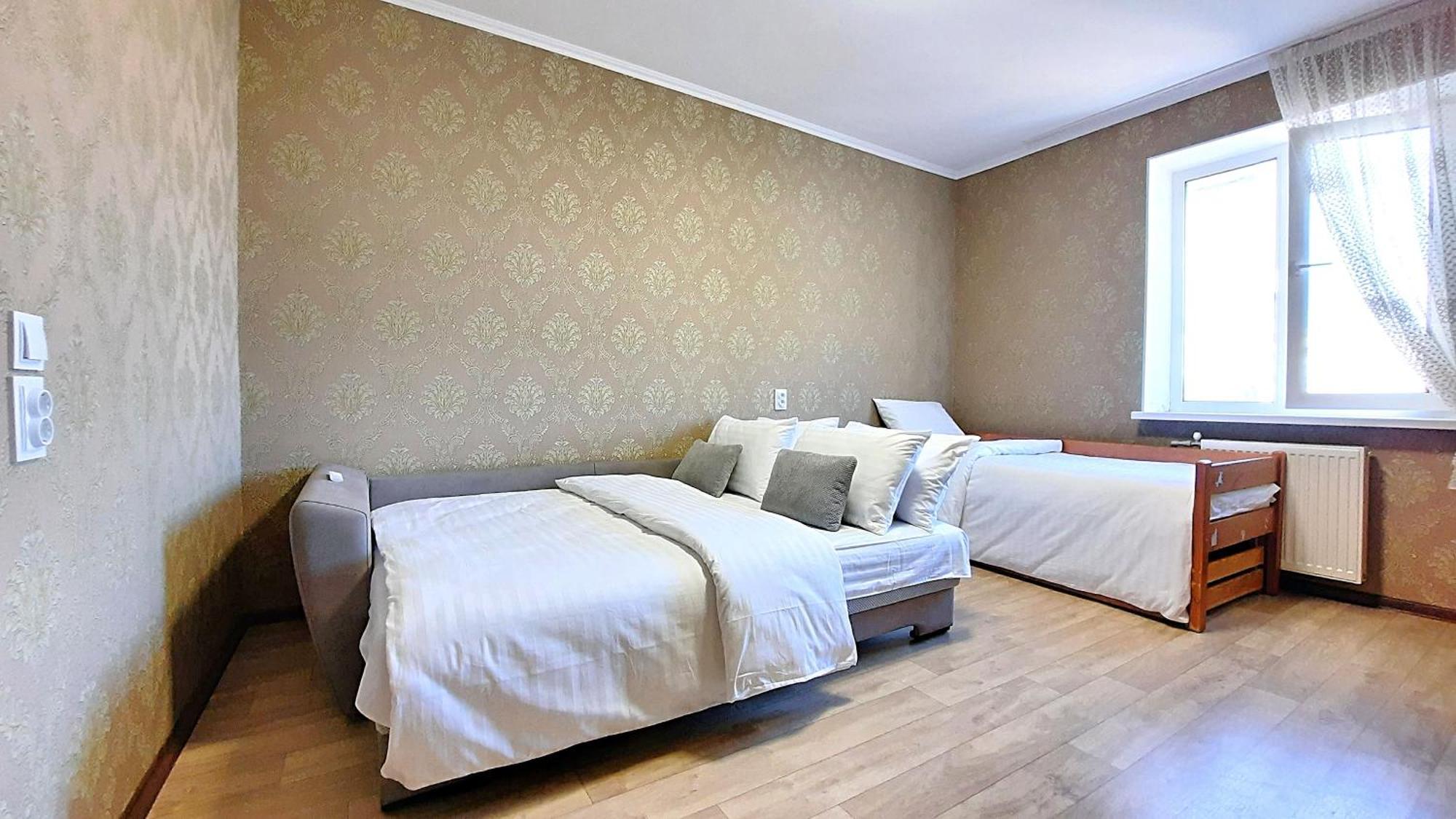 Alexapartments: 2-room Flat With 4 Beds, Ac & 24/7 Self Check-in *