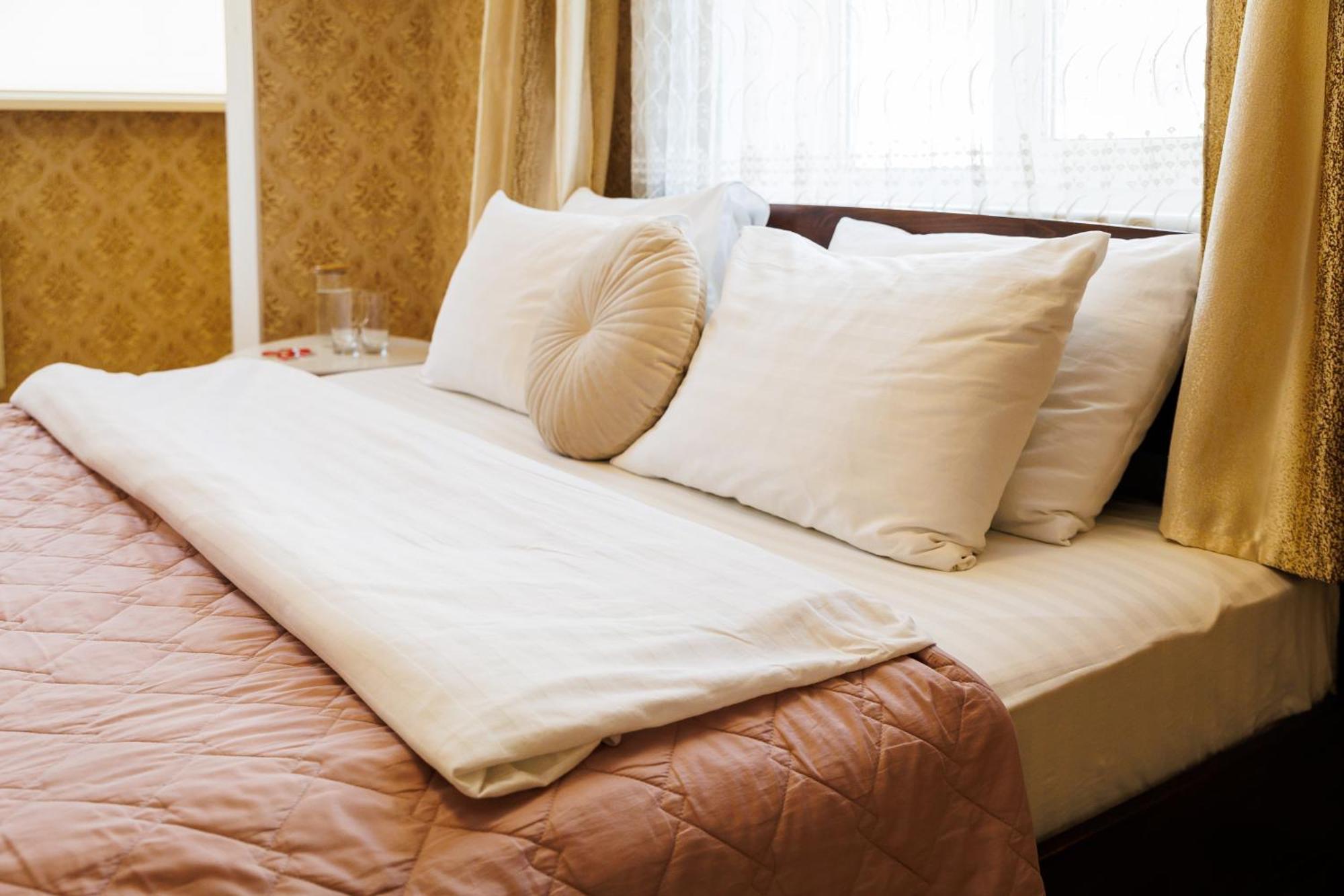 Alexapartments: 2-room Flat With 4 Beds, Ac & 24/7 Self Check-in Poltava