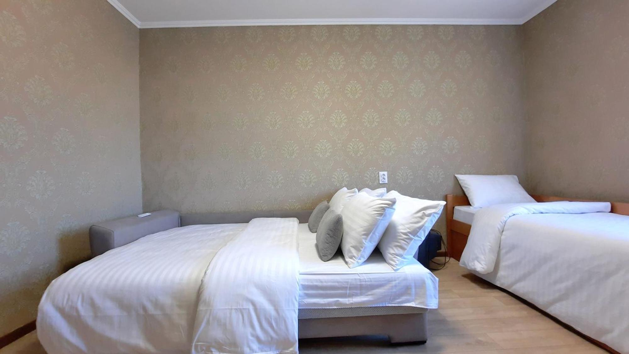 Alexapartments: 2-room Flat With 4 Beds, Ac & 24/7 Self Check-in Apartment