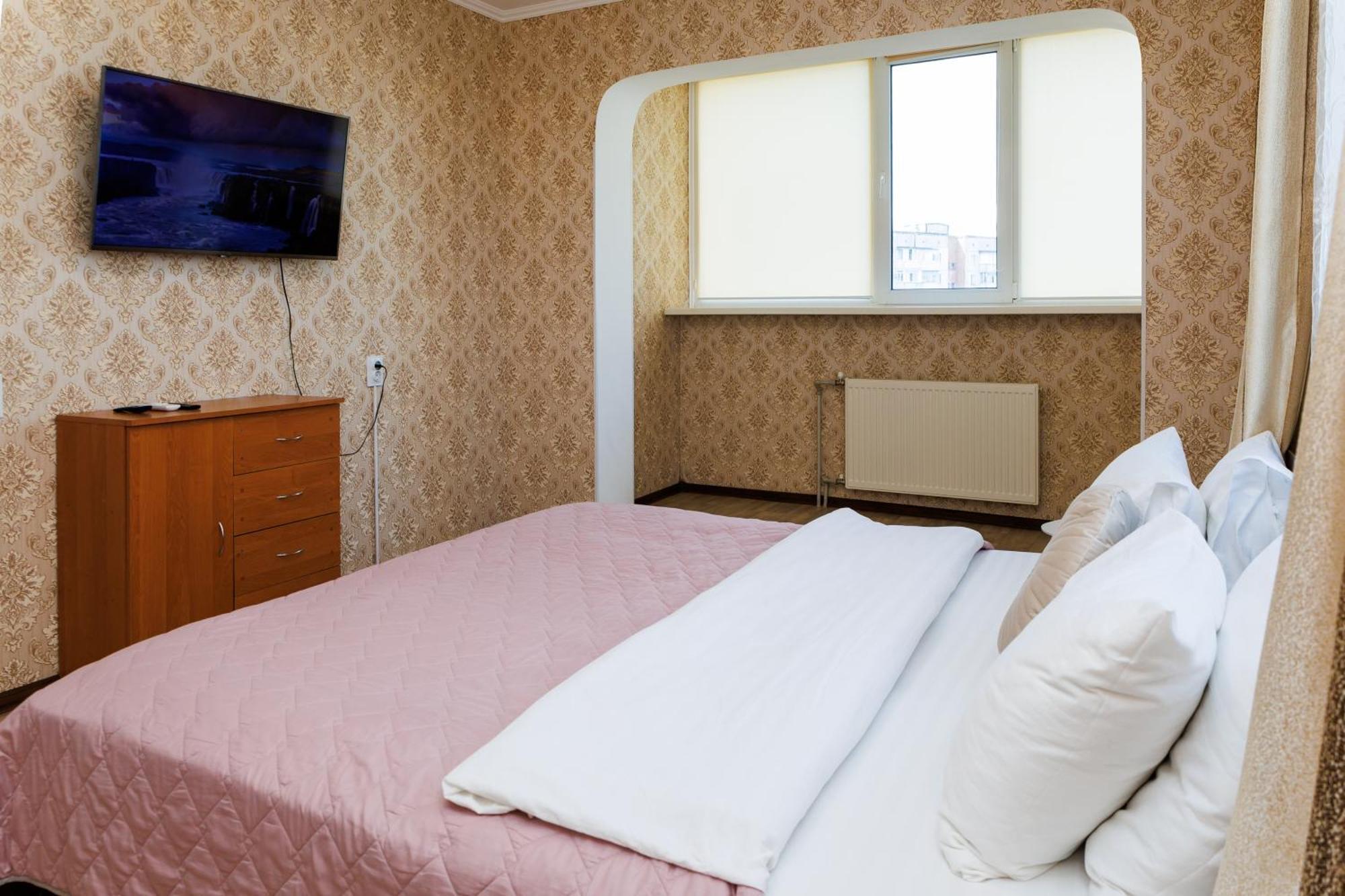 Apartment Alexapartments: 2-room Flat With 4 Beds, Ac & 24/7 Self Check-in *