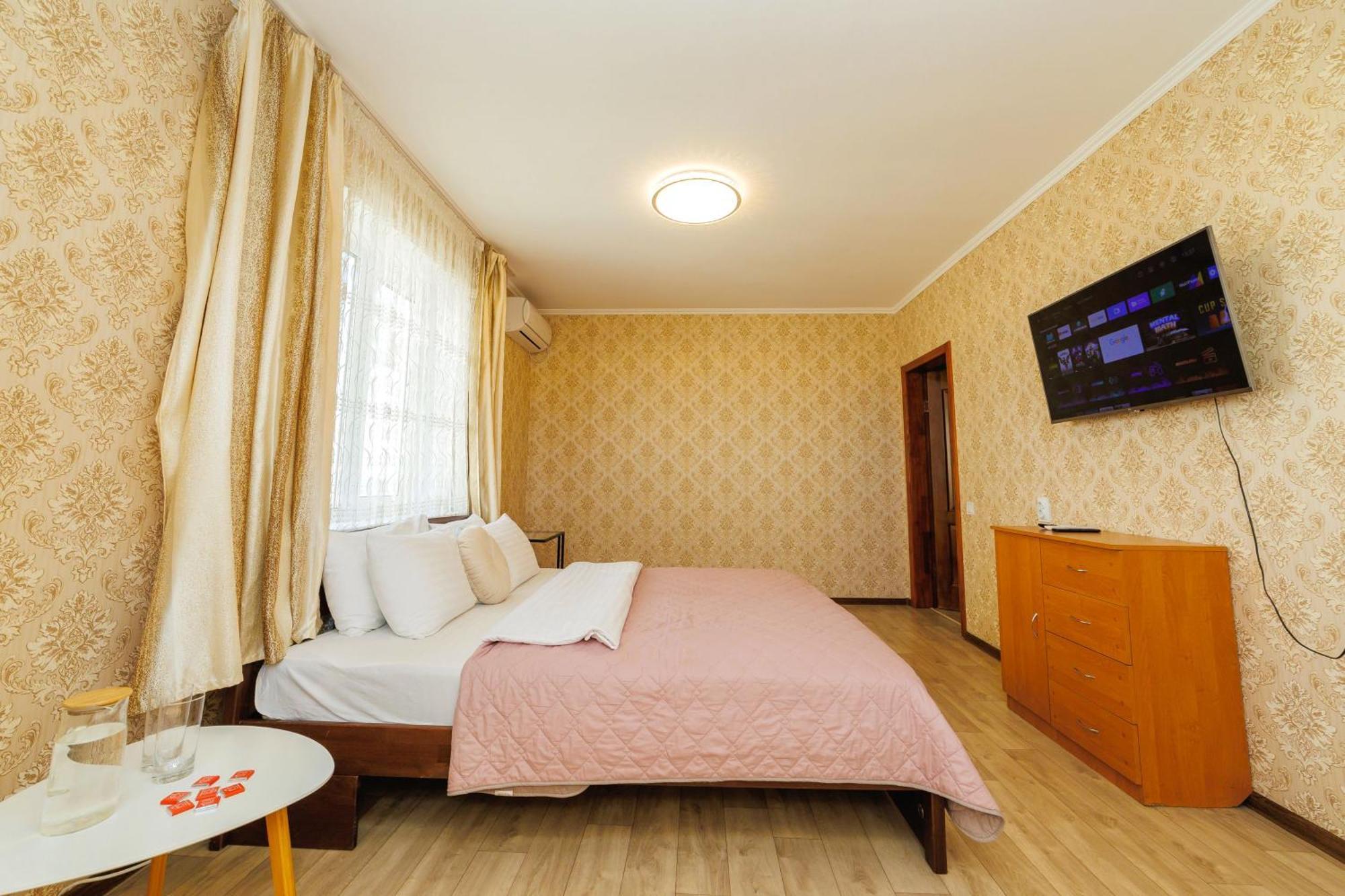 Apartment Alexapartments: 2-room Flat With 4 Beds, Ac & 24/7 Self Check-in *